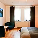 & 810 M Guest house 3*